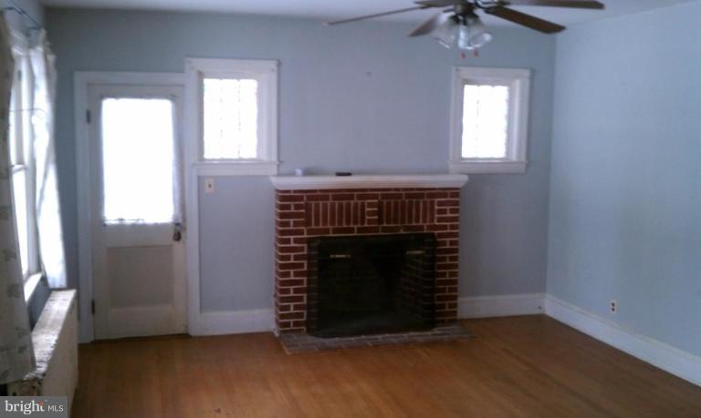 2225 Sykesville Road Westminster, MD 21157 - Photo 11 of 15 Living Room