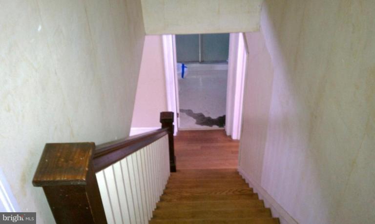 2225 Sykesville Road Westminster, MD 21157 - Photo 14 of 15 Staircase