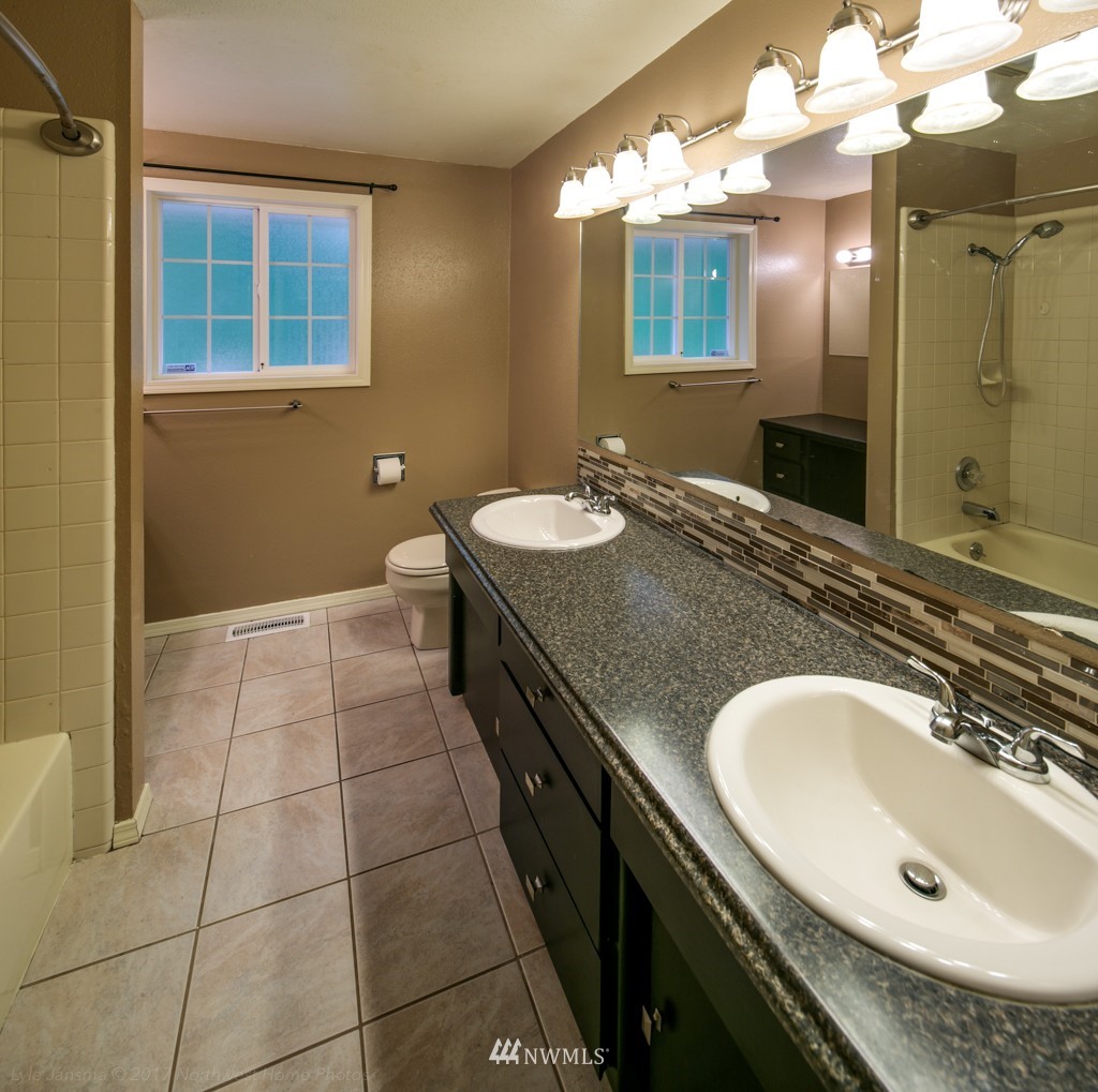 8826 Valley View Road Custer, WA 98240 - Photo 11 of 25