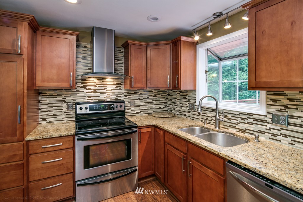 8826 Valley View Road Custer, WA 98240 - Photo 6 of 25