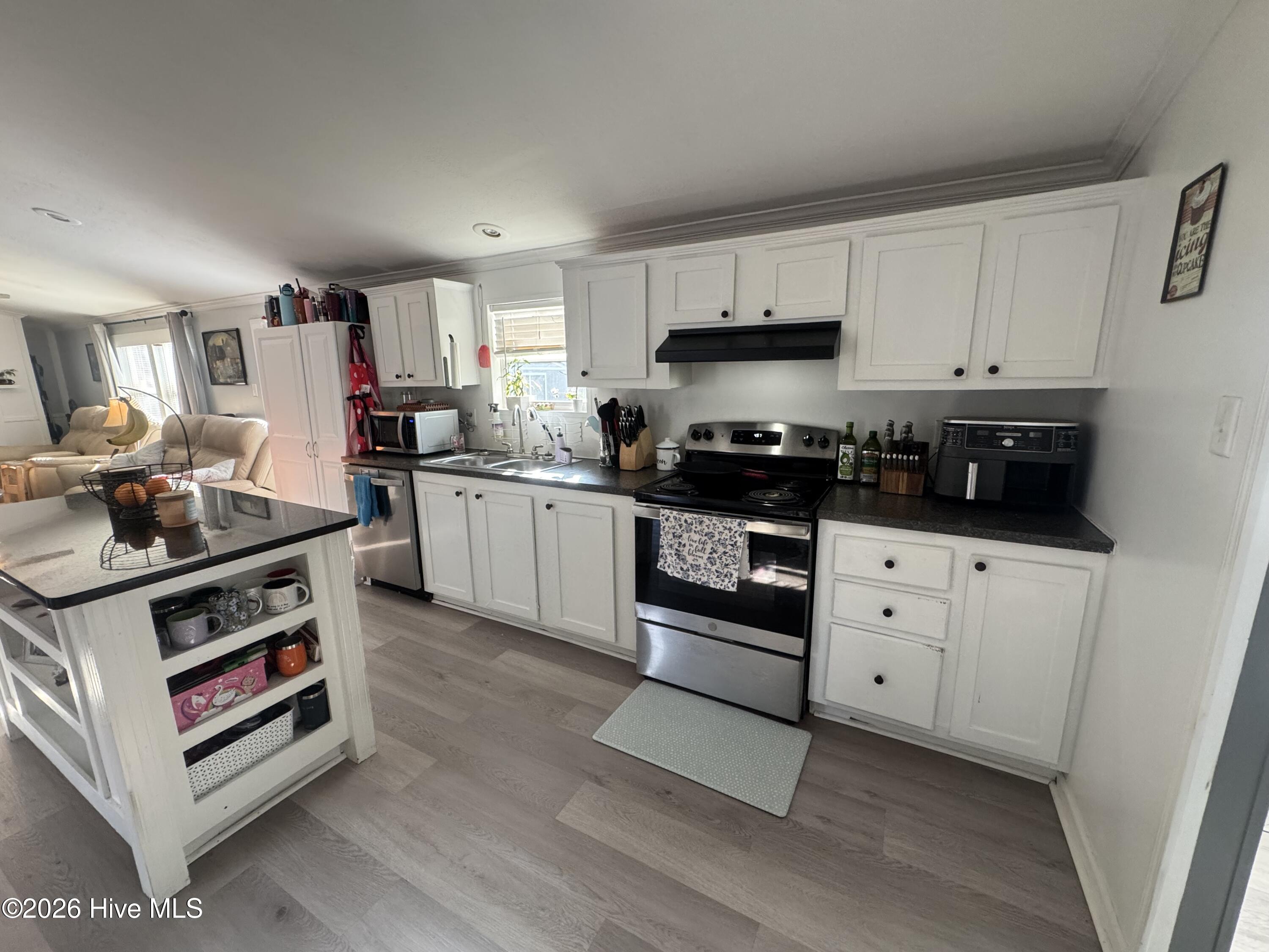 8521 Johns Mill Road Maxton, NC 28364 - Photo 6 of 22 Kitchen