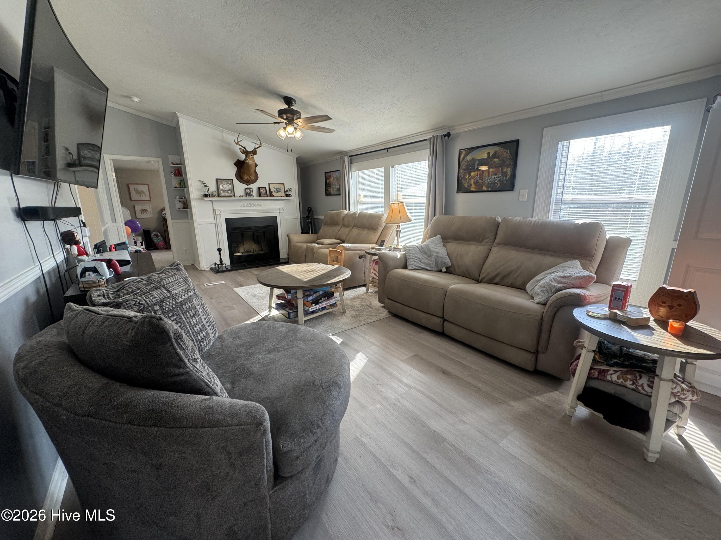 8521 Johns Mill Road Maxton, NC 28364 - Photo 8 of 22 Family room