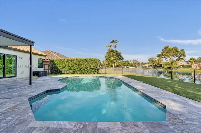 $948,500 | 3071 Perriwinkle Circle, Davie, FL 33328