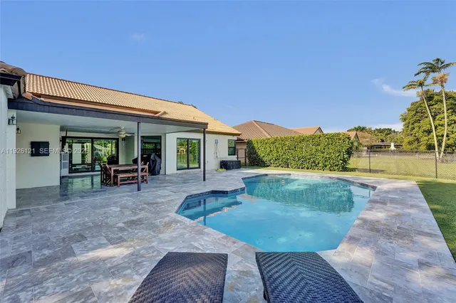$948,500 | 3071 Perriwinkle Circle, Davie, FL 33328