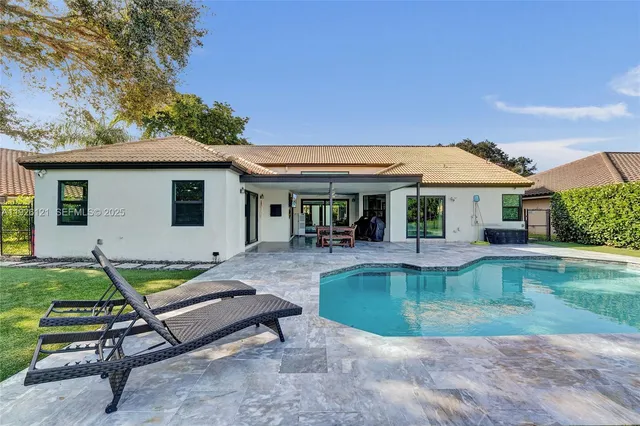 $948,500 | 3071 Perriwinkle Circle, Davie, FL 33328