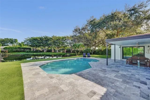 $948,500 | 3071 Perriwinkle Circle, Davie, FL 33328