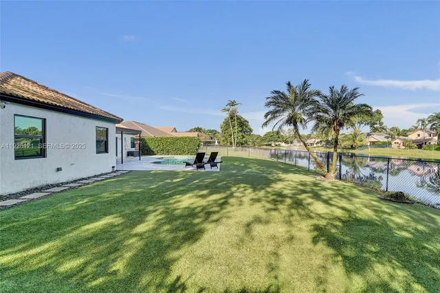 $948,500 | 3071 Perriwinkle Circle, Davie, FL 33328
