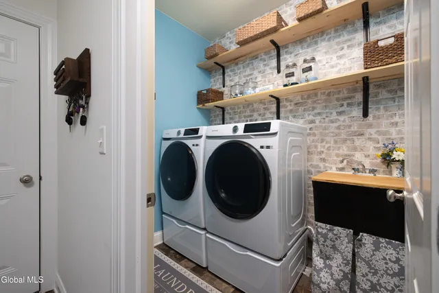 $599,900 | 20 Stonebridge Drive, Ballston, NY 12019