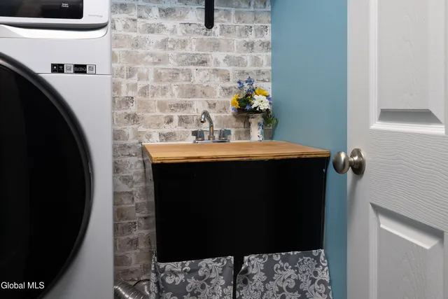 $599,900 | 20 Stonebridge Drive, Ballston, NY 12019