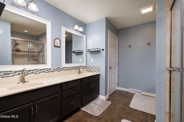 $599,900 | 20 Stonebridge Drive, Ballston, NY 12019