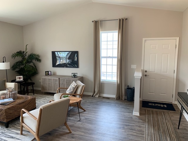 489 Ridge Road Bolingbrook, IL 60440 - Photo 4 of 34 a living room with furniture window and potted plants