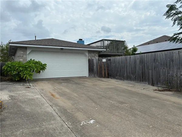 $2,500 | 13829 Whitecap Boulevard, Corpus Christi, TX 78418