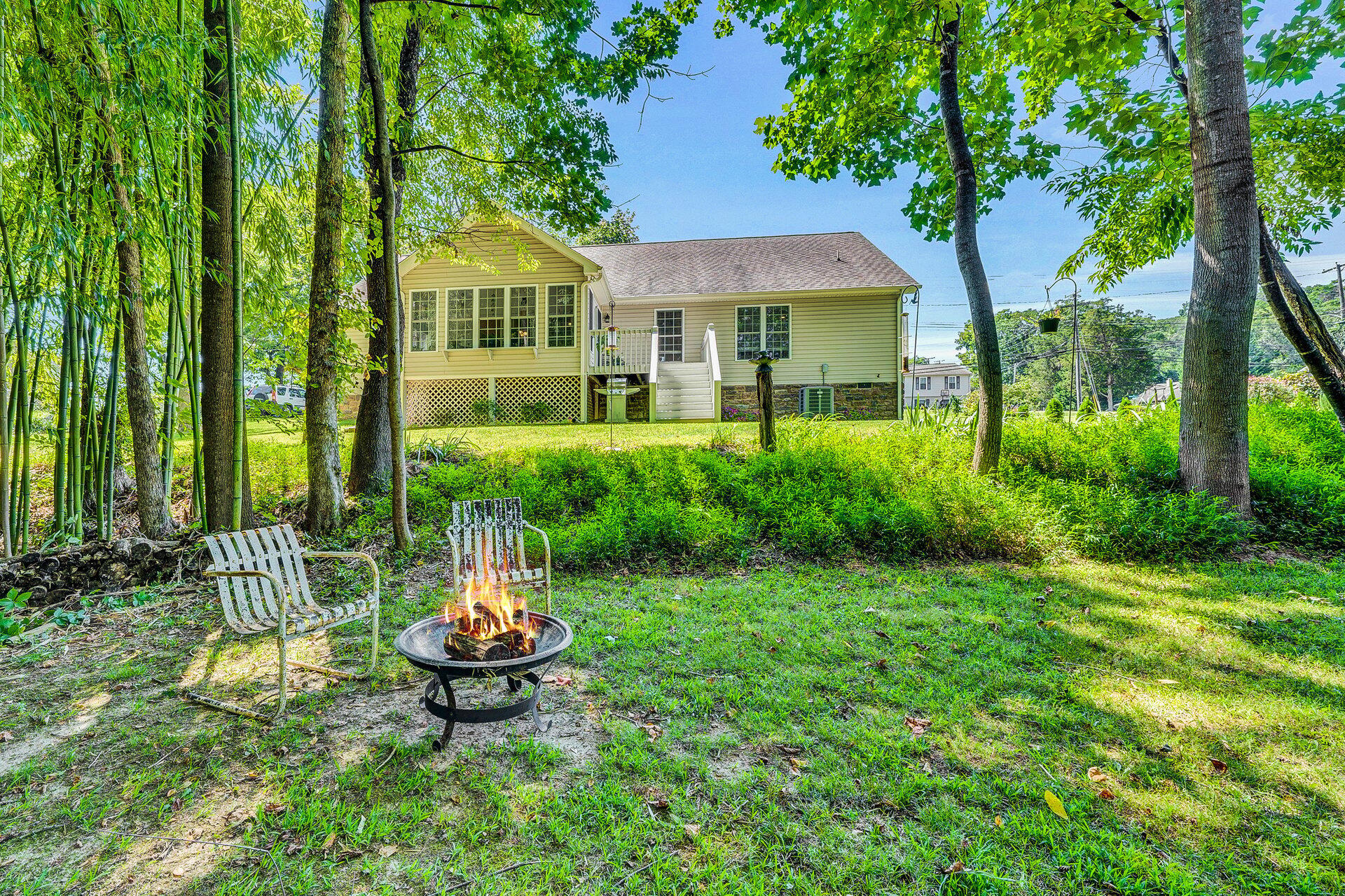 672 Kessler Mill Road Salem, VA 24153 - Photo 36 of 44 a backyard of a house with seating space