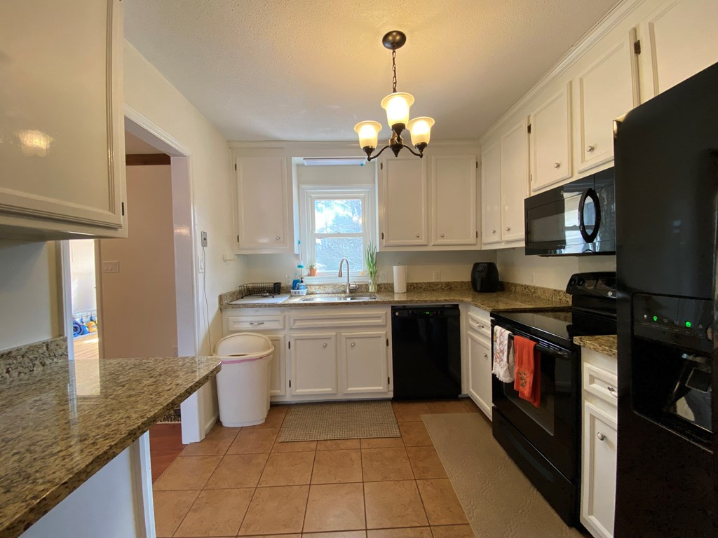 103 Barbara Drive La Grange, NC 28551 - Photo 10 of 36