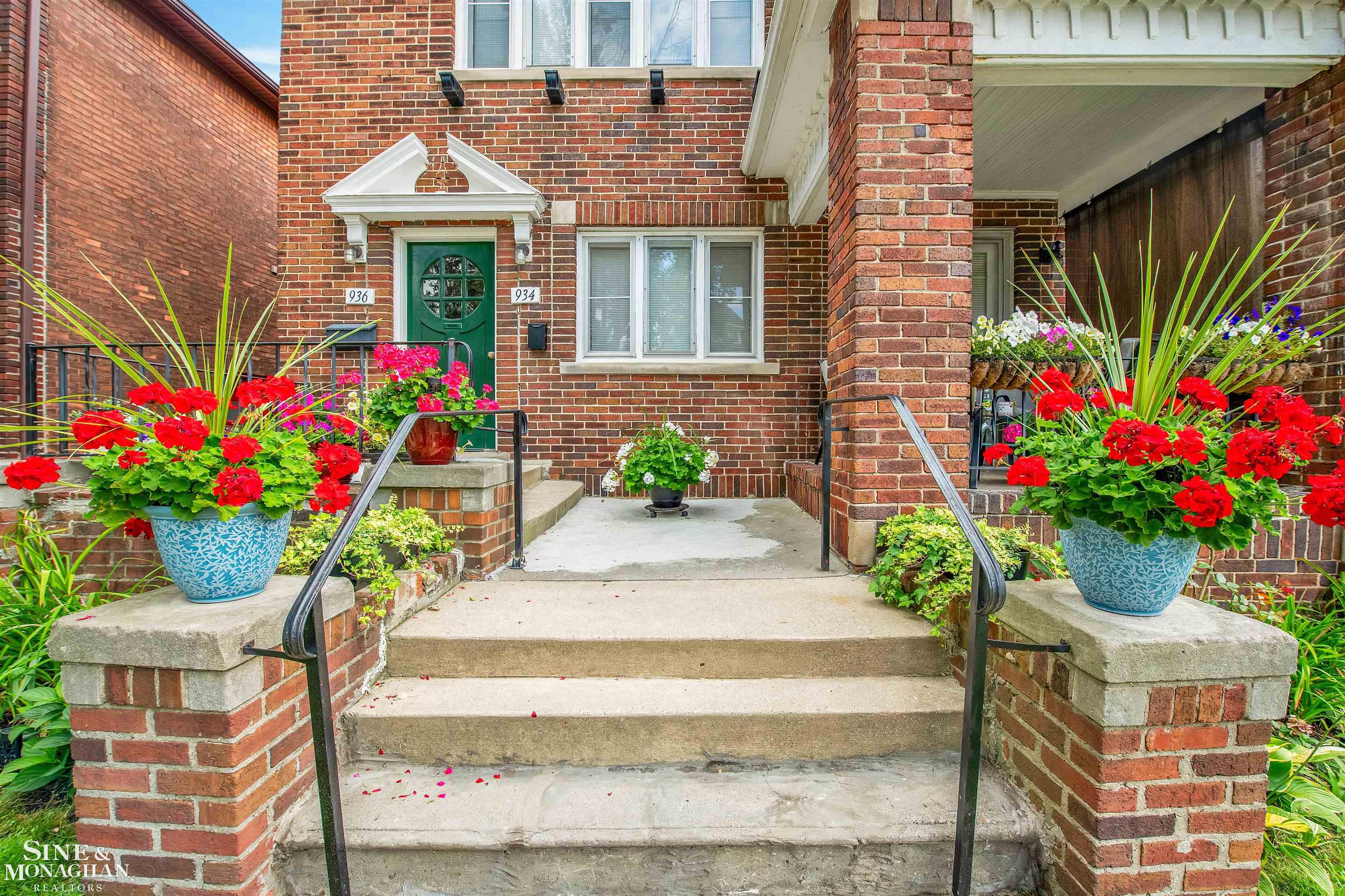936 Nottingham Road Grosse Pointe, MI 48230 - Photo 2 of 22