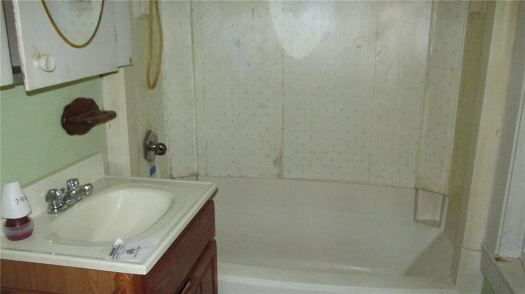 37 East Oxford Road Paris, ME 04281 - Photo 6 of 14 Photo