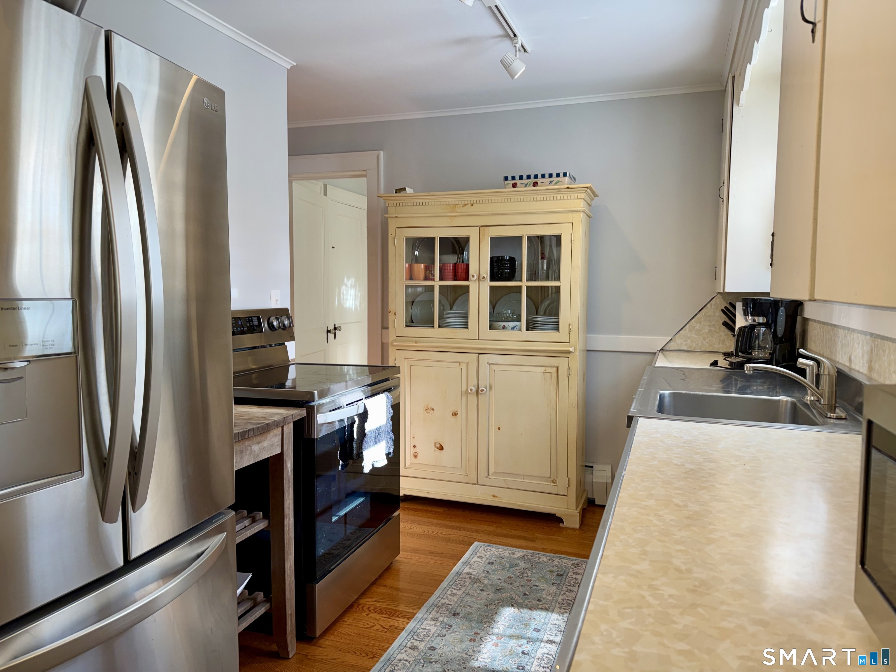 43 Neck Road Madison, CT 06443 - Photo 10 of 33