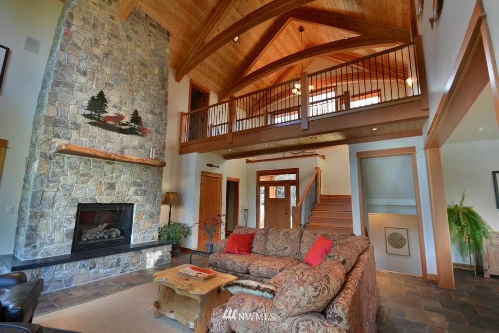 13775 Gibralter Road Anacortes, WA 98221 - Photo 2 of 25 Gallery Image 2