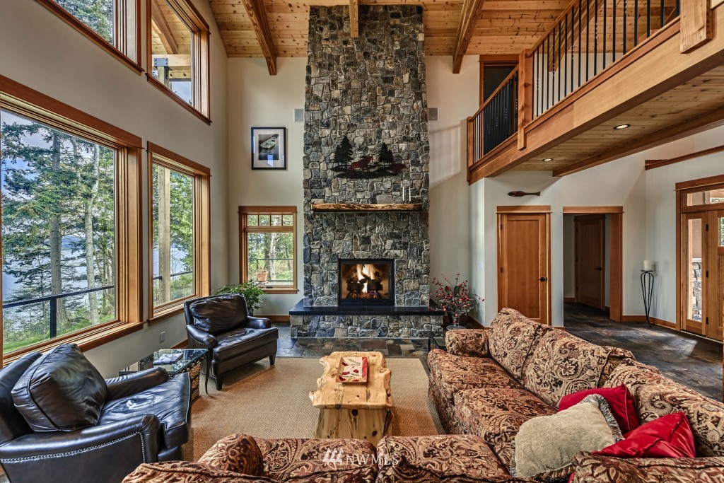 13775 Gibralter Road Anacortes, WA 98221 - Photo 4 of 25 Gallery Image 4