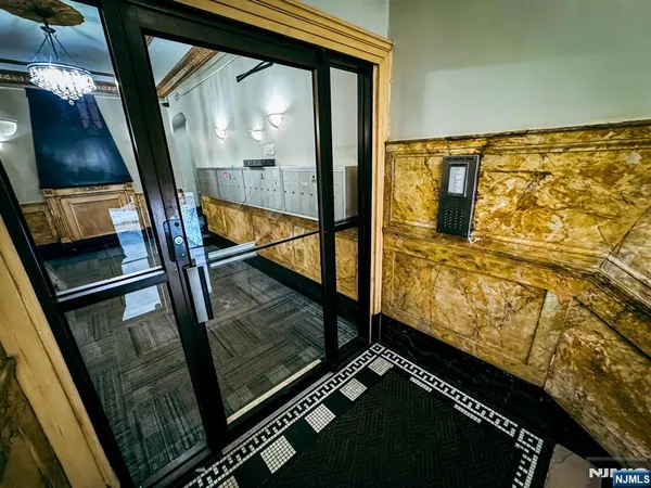 $169,999 | 303 Hamilton Place, Unit BAS 1, Hackensack, NJ 07601