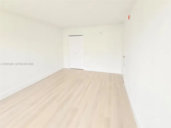 $1,850 | 16919 North Bay Road, Unit 517, Sunny Isles Beach, FL 33160