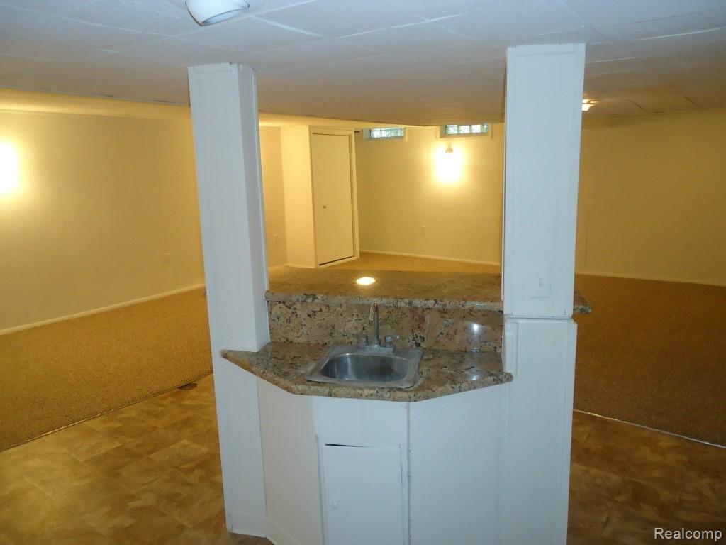 25918 Branchaster Road Farmington Hills, MI 48336 - Photo 27 of 36