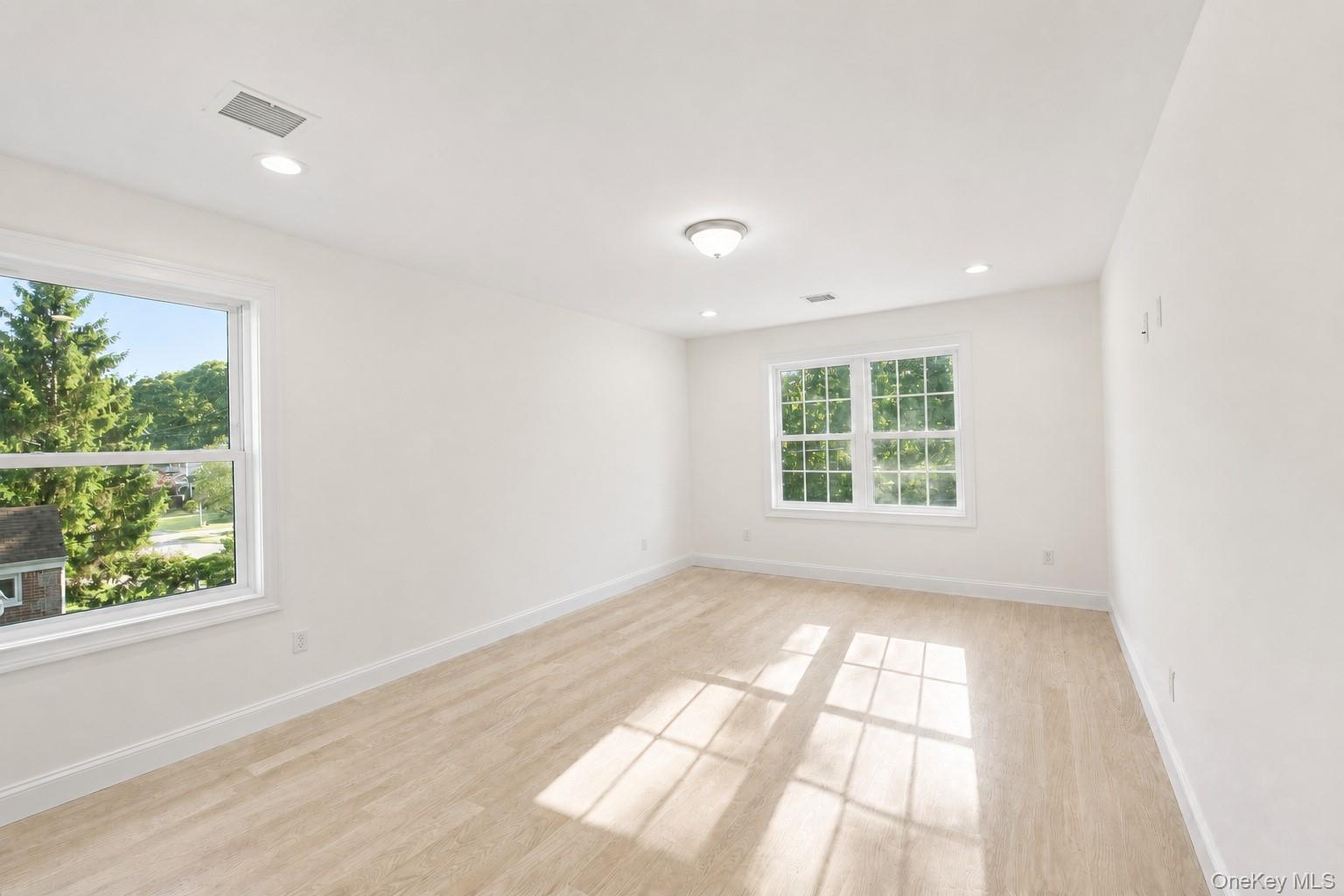 1320 R Street Elmont, NY 11003 - Photo 25 of 33