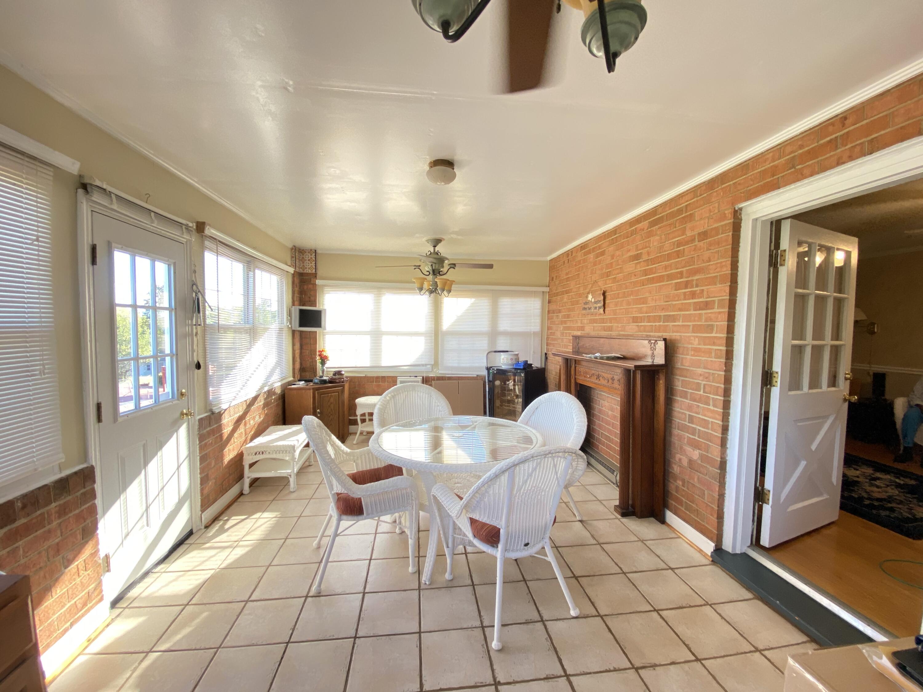 3543 Laurel Ridge Road Northwest Roanoke, VA 24017 - Photo 22 of 25 sunroom