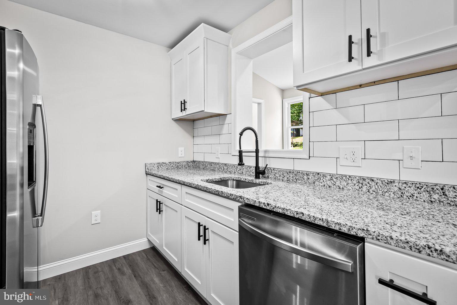 819 Cliffedge Road Pikesville, MD 21208 - Photo 15 of 33