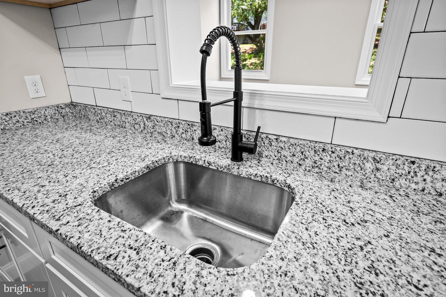 819 Cliffedge Road Pikesville, MD 21208 - Photo 16 of 33