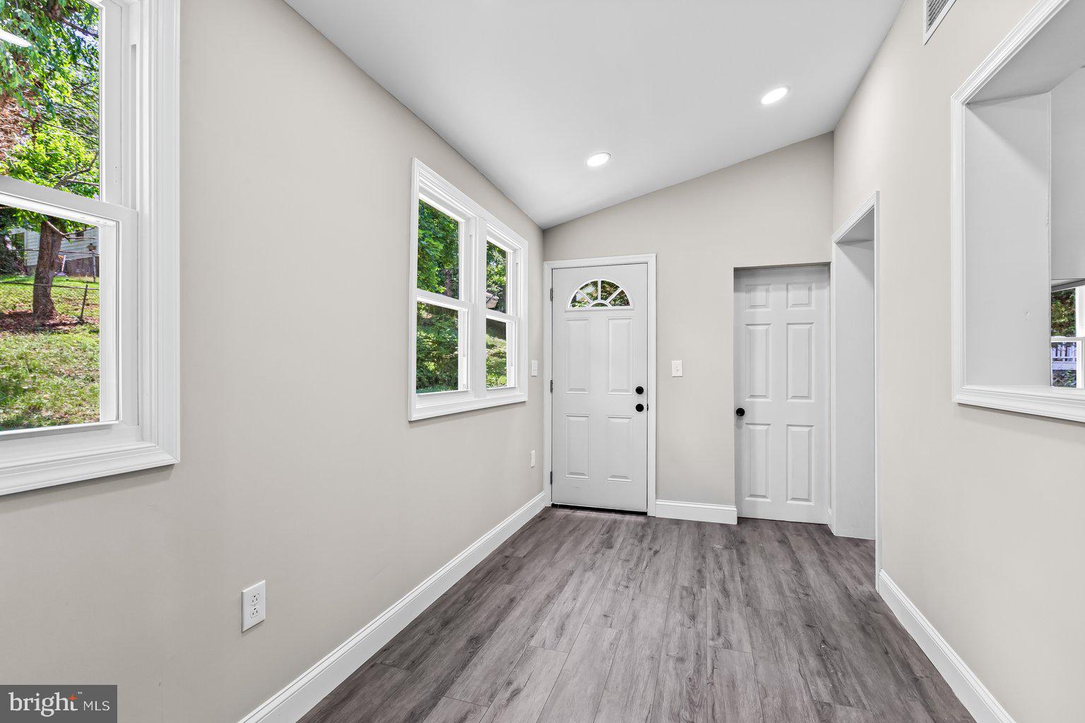 819 Cliffedge Road Pikesville, MD 21208 - Photo 19 of 33