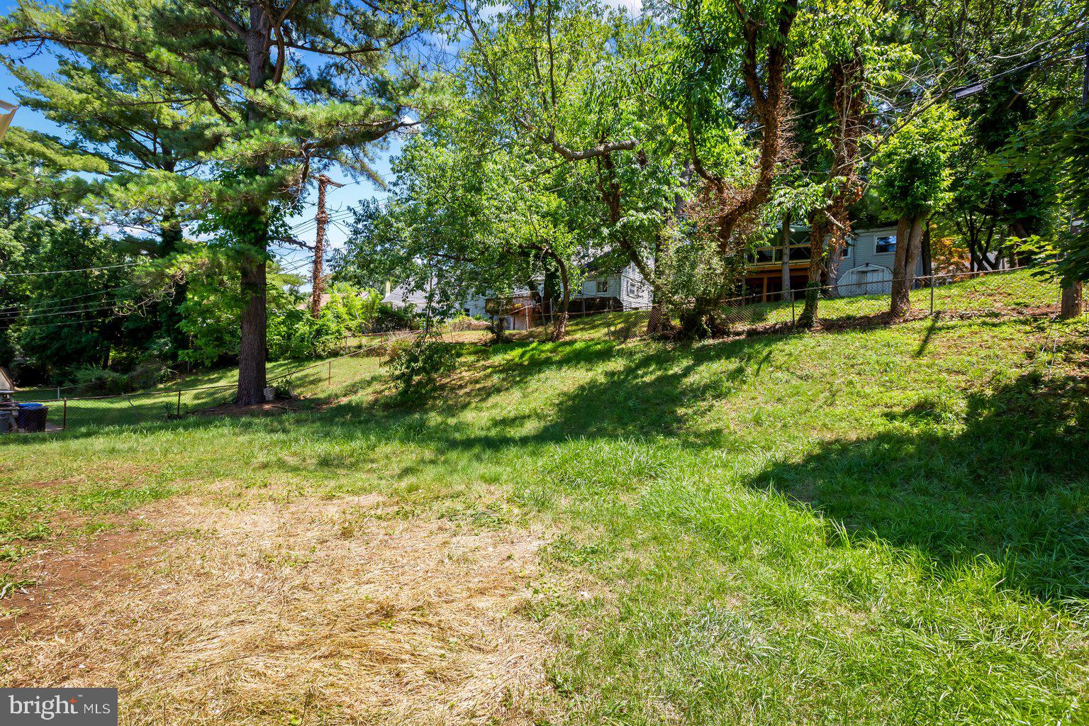 819 Cliffedge Road Pikesville, MD 21208 - Photo 32 of 33