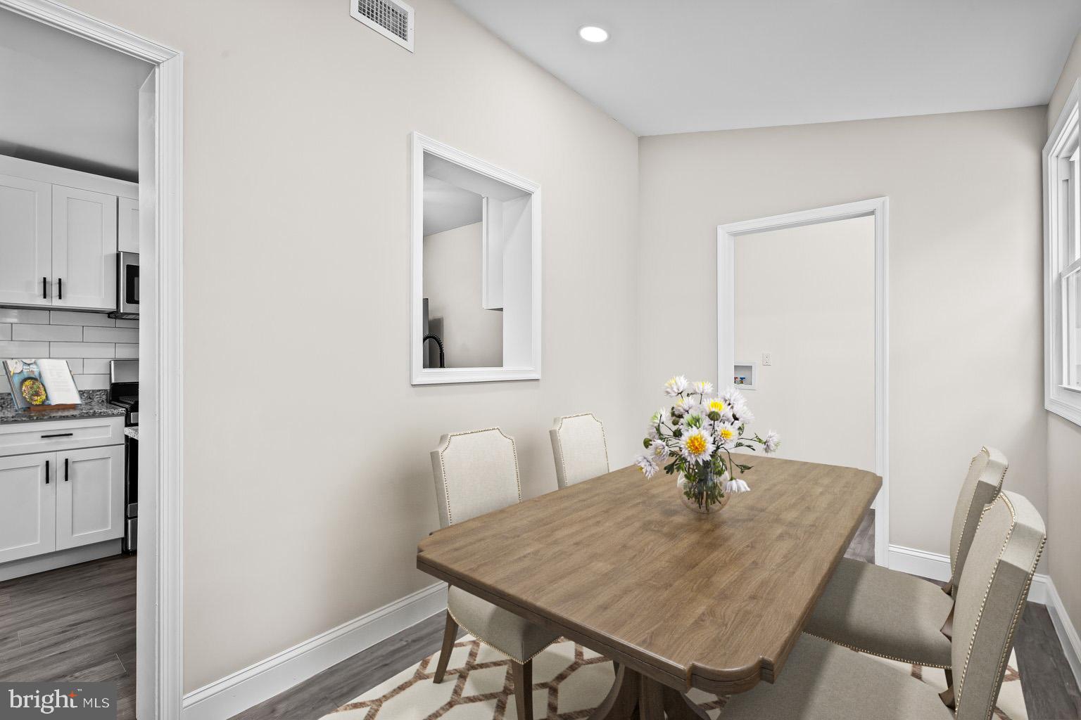 819 Cliffedge Road Pikesville, MD 21208 - Photo 5 of 33