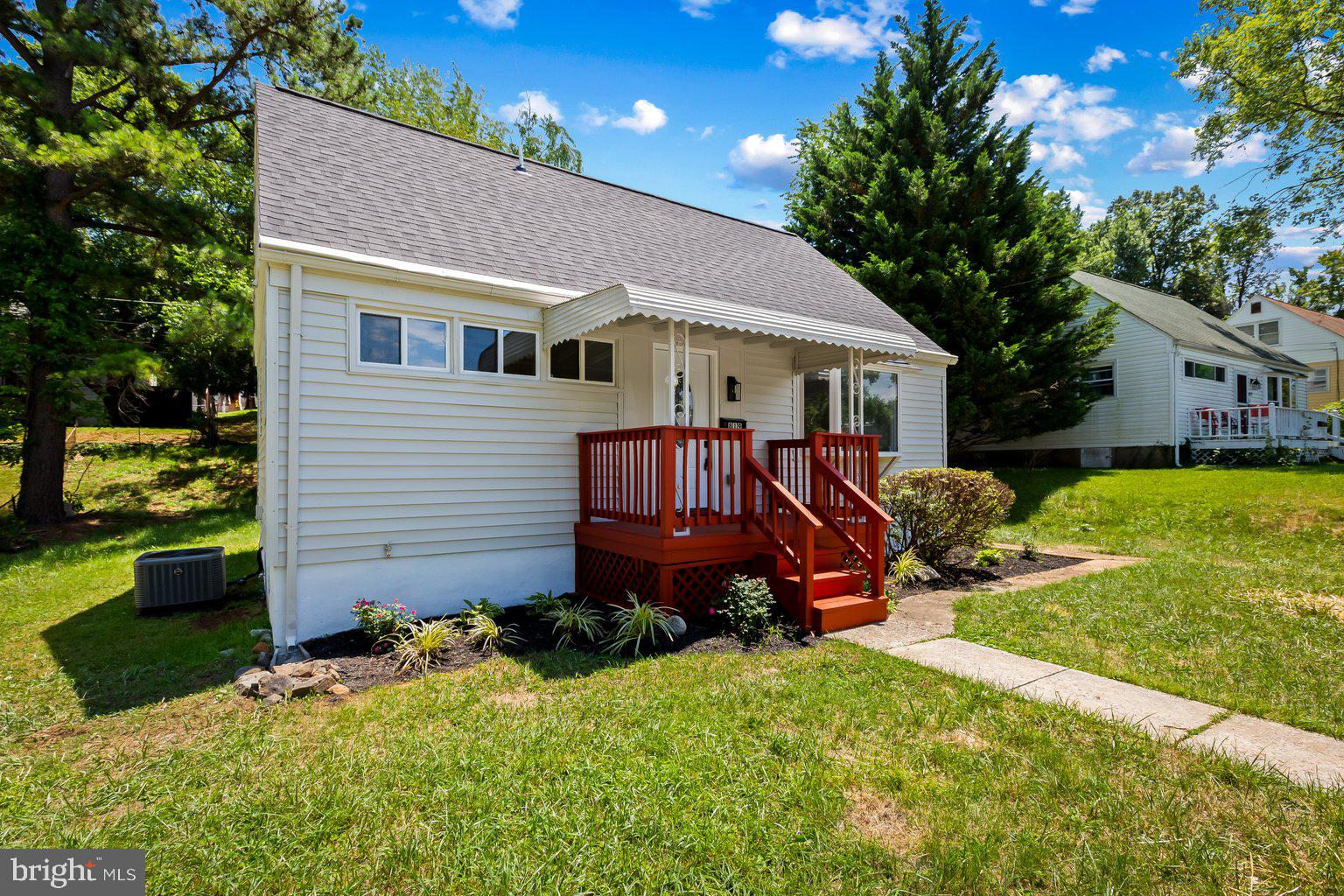 819 Cliffedge Road Pikesville, MD 21208 - Photo 9 of 33