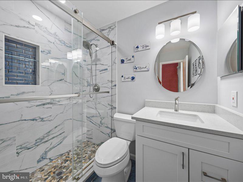 1428 Yellowwood Court Reston, VA 20190 - Photo 18 of 30 Primary Bath