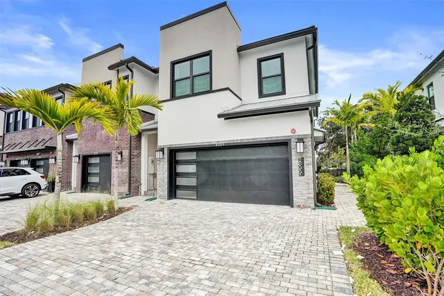 $4,000 | 8355 Northwest 7th Place, Plantation, FL 33324