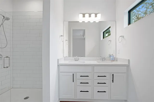 $4,000 | 8355 Northwest 7th Place, Plantation, FL 33324