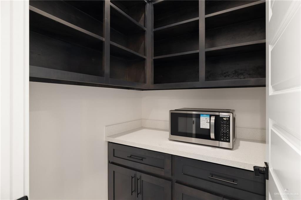 801 Mile 10 Road North, Unit 1 Weslaco, TX 78599 - Photo 7 of 20 Gallery Image 7