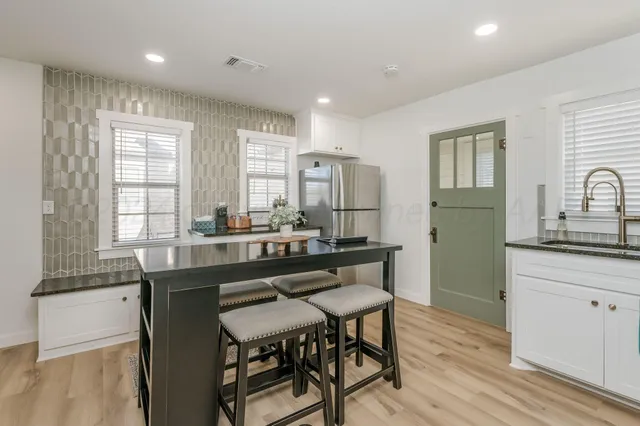 $575,000 | 2000 3rd Avenue, Canyon, TX 79015