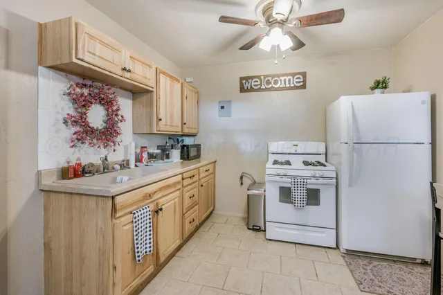 $575,000 | 2000 3rd Avenue, Canyon, TX 79015