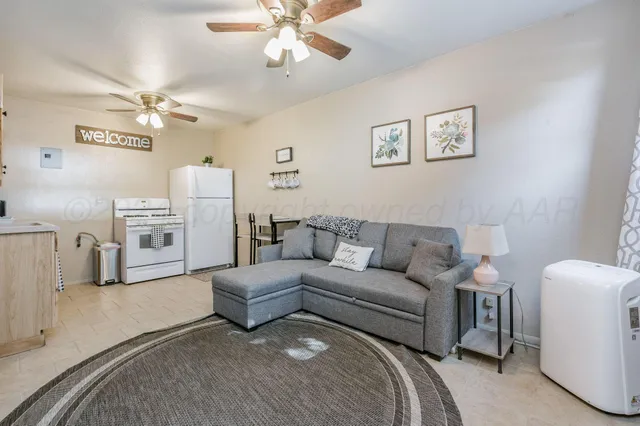 $575,000 | 2000 3rd Avenue, Canyon, TX 79015