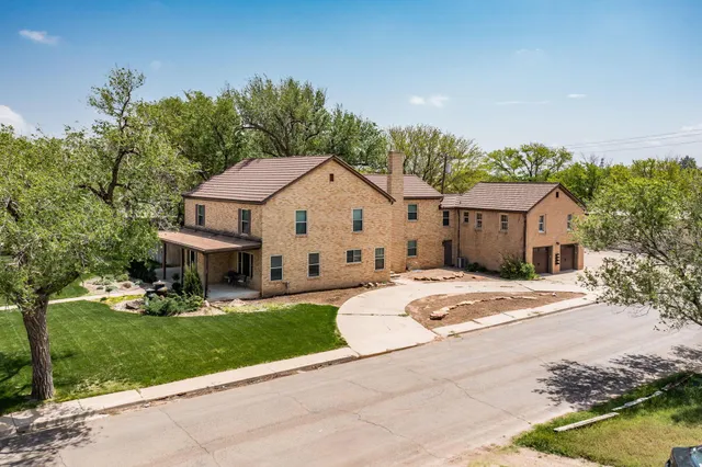 $575,000 | 2000 3rd Avenue, Canyon, TX 79015