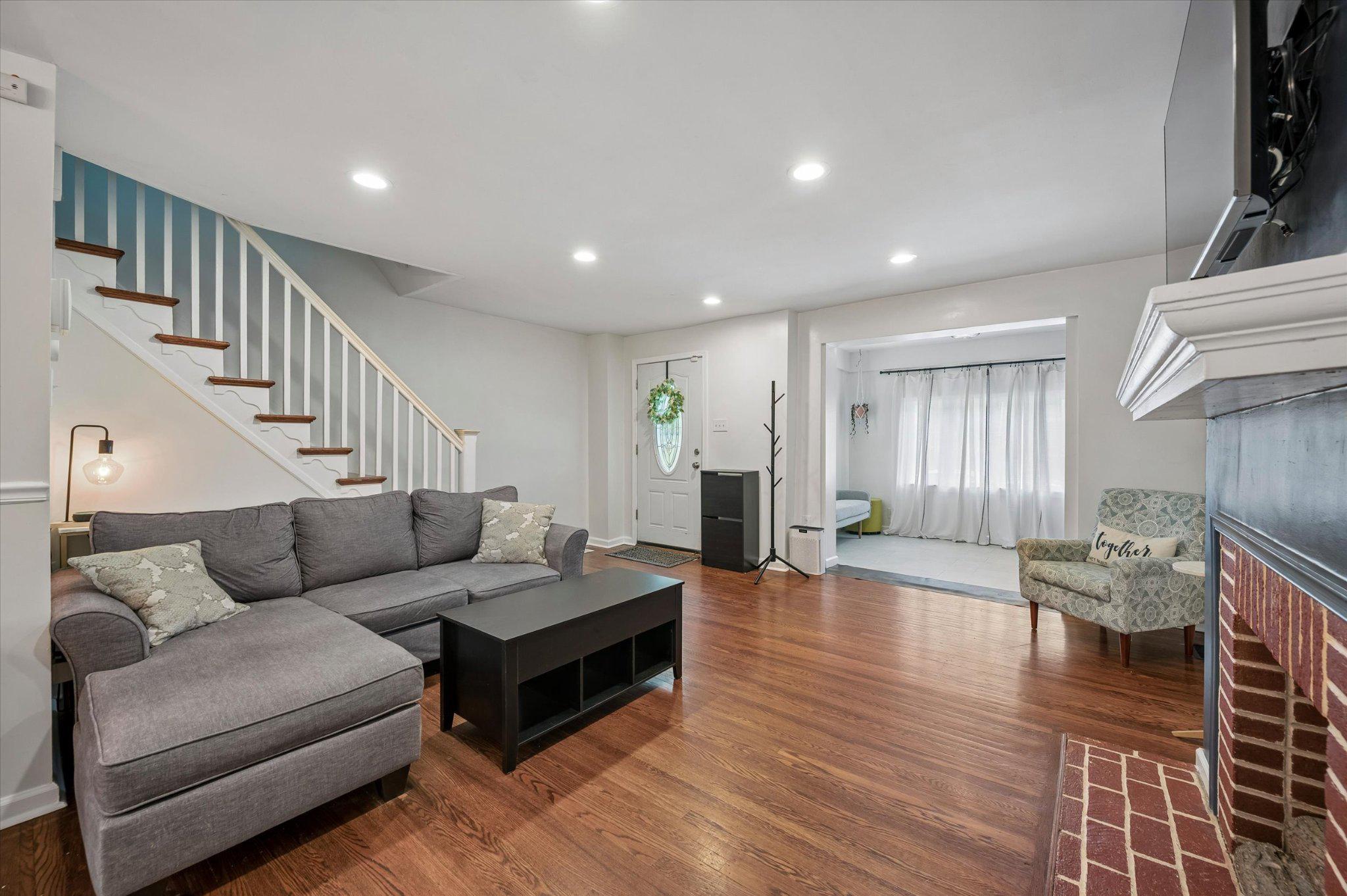 6640 Lotus Road Philadelphia, PA 19151 - Photo 3 of 12