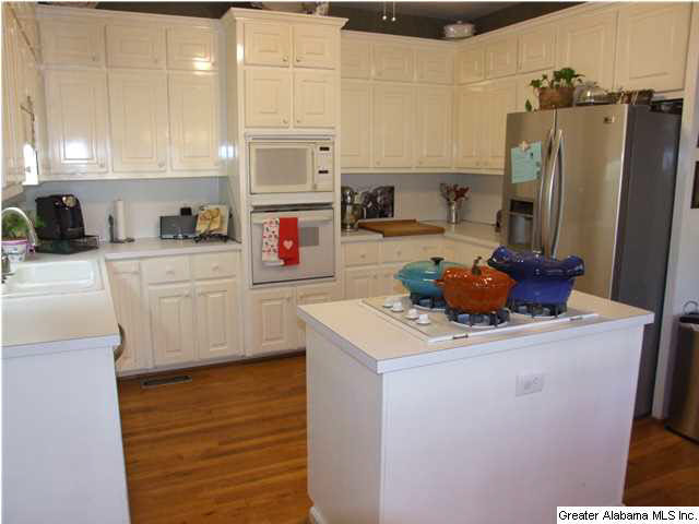 2412 Dolly Ridge Road Birmingham, AL 35243 - Photo 6 of 30