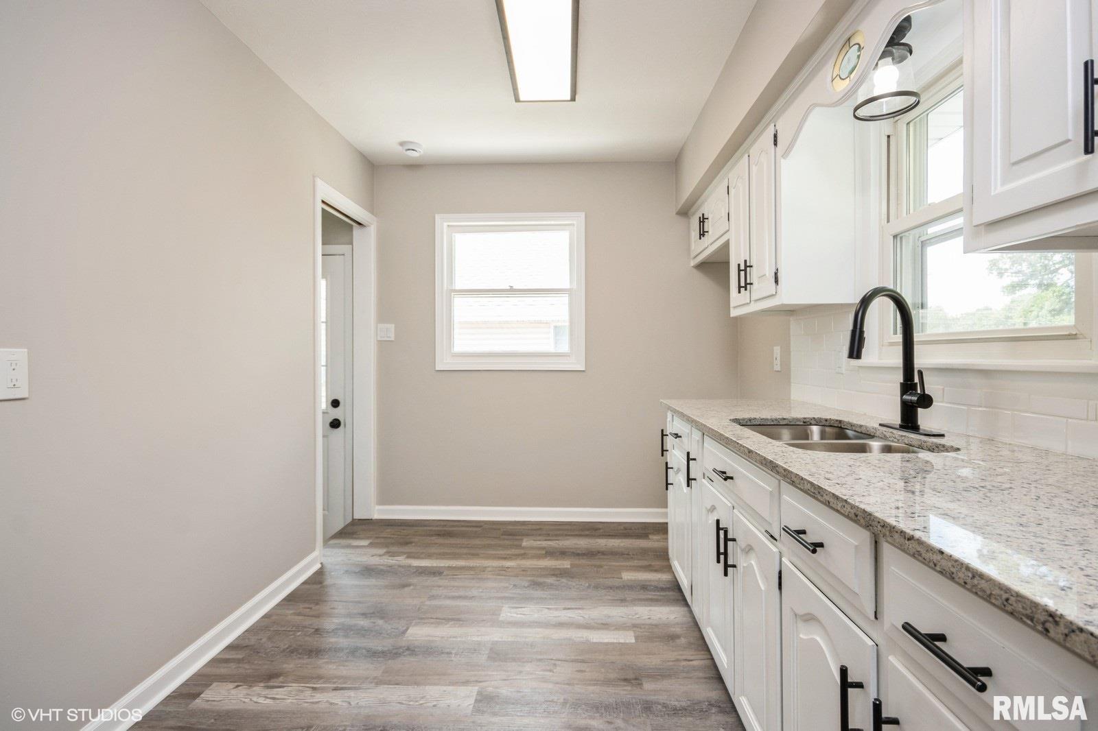 17 Lake Grove Club Decatur, IL 62521 - Photo 6 of 15