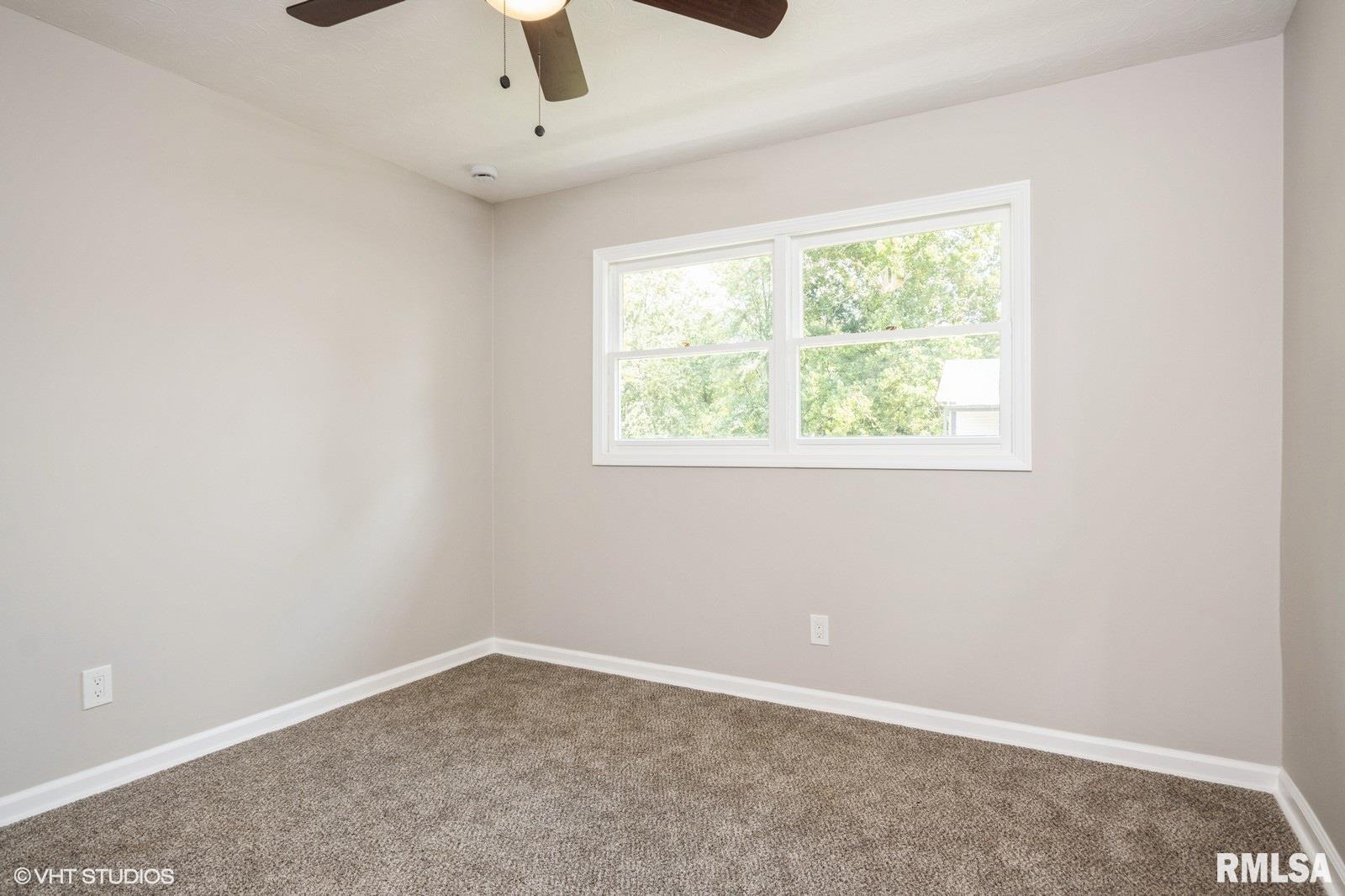 17 Lake Grove Club Decatur, IL 62521 - Photo 9 of 15