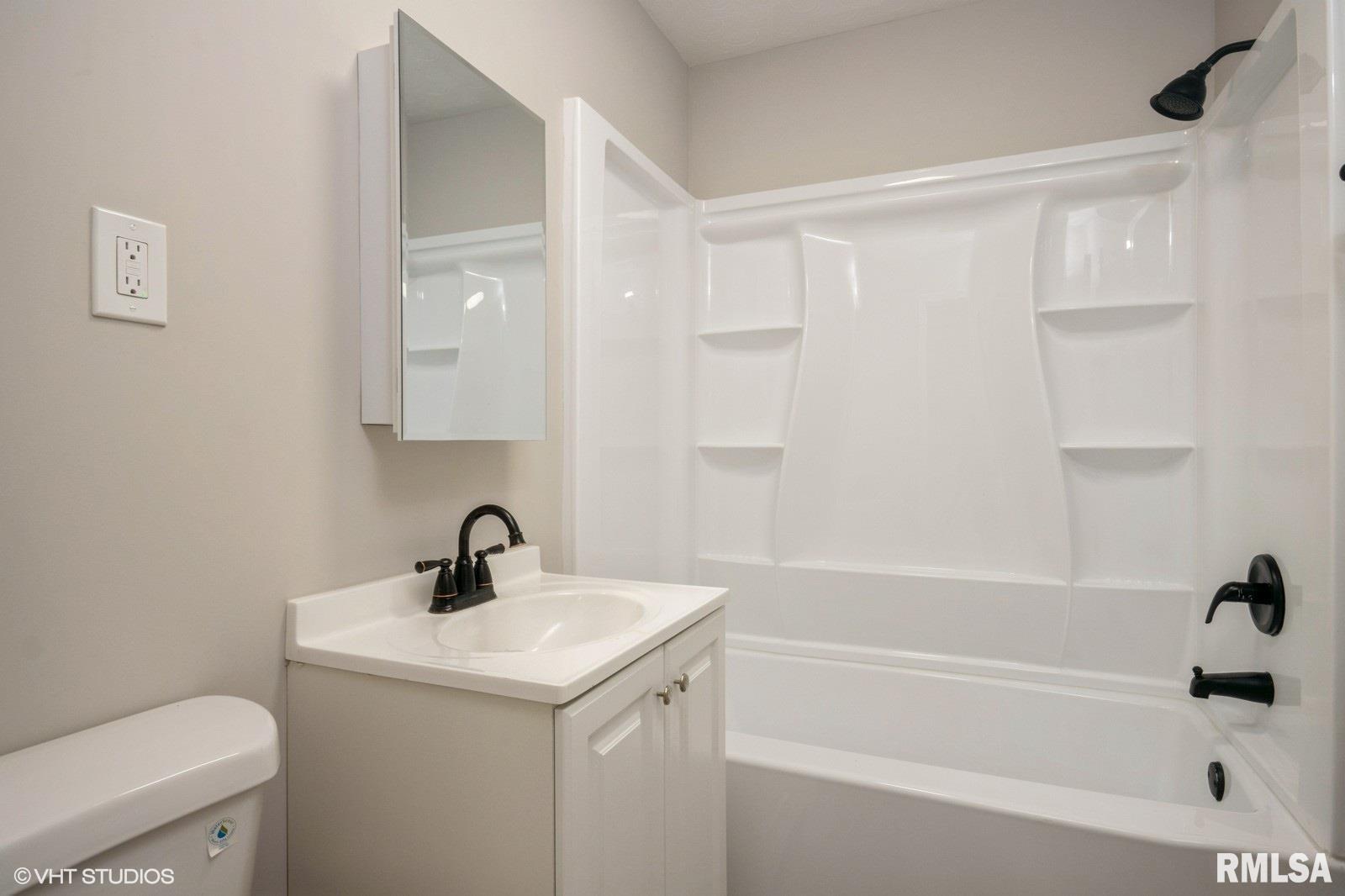 17 Lake Grove Club Decatur, IL 62521 - Photo 10 of 15