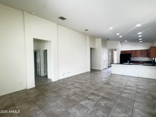 $2,200 | 3931 East Narrowleaf Drive, Gilbert, AZ 85298