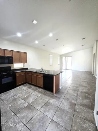$2,200 | 3931 East Narrowleaf Drive, Gilbert, AZ 85298