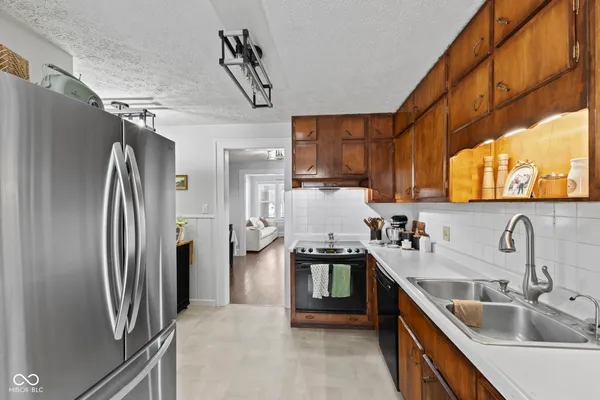 $650,000 | 5861 North 75th Street West, Whiteland, IN 46184